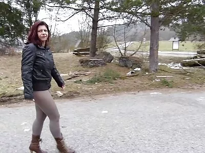 Så nudist sexfilm vackra fitta läppar av denna härliga milf brunett är tagna på video av en vän