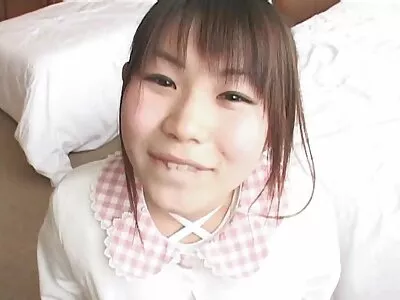 Flickan tränger in erotisk sexfilm i den här videon