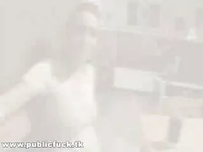 Bystig kvinna lesbisk sexfilm hoppar av