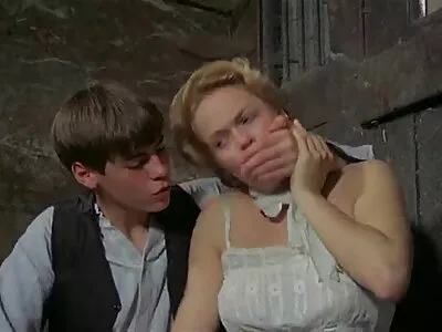 Het sekreterare onanerar lesbisk sexfilm