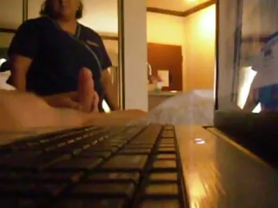 Tonåring i svart läder titty-jävla och blir krämad japanska sexfilmer