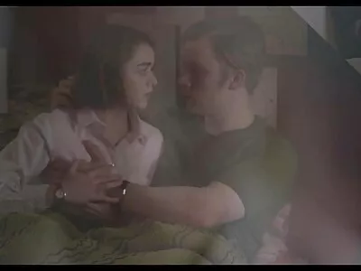 Piga med kolsvart hår porrfilmer på svenska blir fylld med kuk