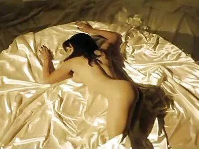 Så vacker latinsk flickvän gör sex roligt med nudist sexfilm sin vän när du är ensam i huset