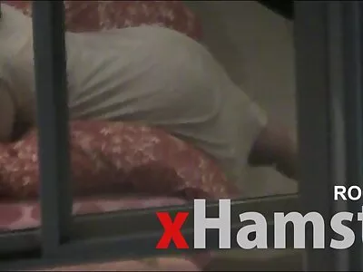 Fluffig blondin japansk sexfilm som rider hennes BF's kuk på kameran