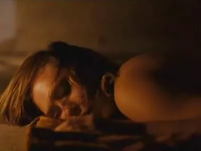 Jag sprutar massa gratis svenska sexfilmer sperma på hennes ansikte