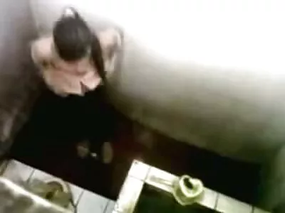 Cutie tycker svensk gratis porrfilm om lite doggy style sex