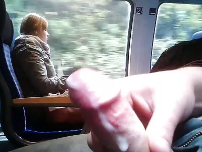 Brunett rider en stor gratis porrfilm gruppsex kuk