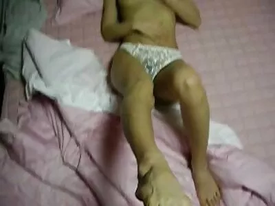 Asian gör gratis sexfilmer en striptease
