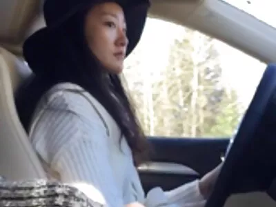 Raven haired Russian gratis porrfilm äldre kvinnor får det upp i hennes Milf -röv