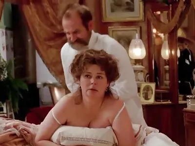Bimbo har kul tyska sexfilmer med en leksak