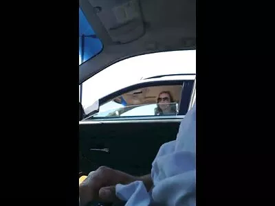 Drömmande ser ljushårig blondin att bli gratis svensk porrfilm rammad